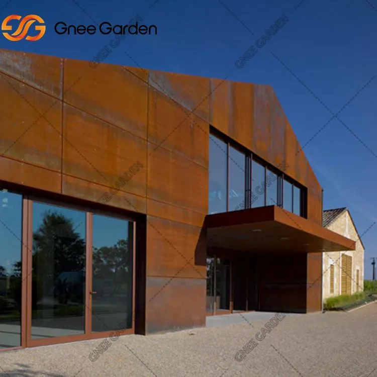 Metall gardinvegg for dekorasjon