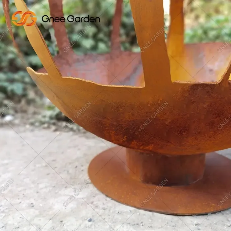 Stilig Corten Steel Fire Sphere med hjortemotiv